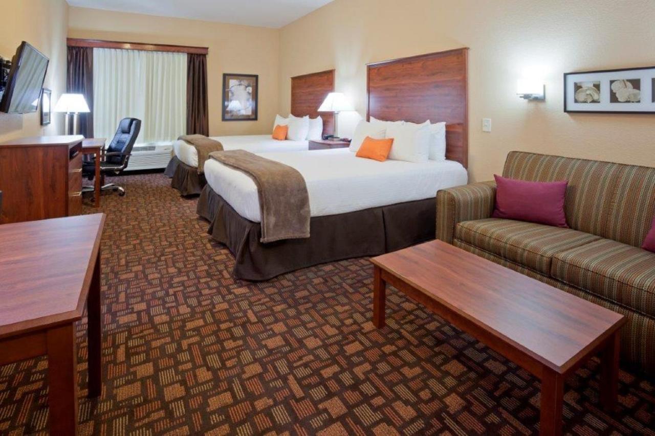 Grand Forks Lodge And Suites Exterior photo
